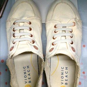 VIONIC Beach Shoes, size 8